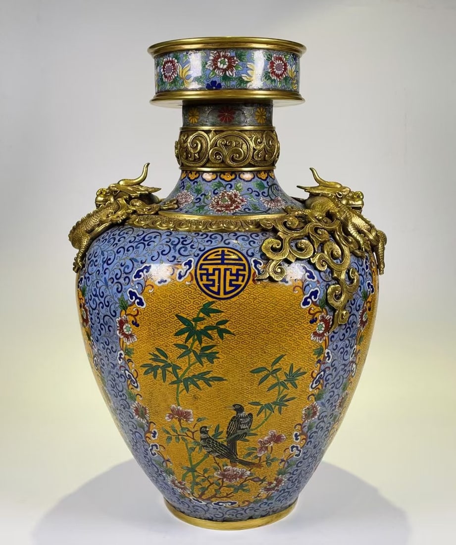 A Exquisite Cloisonne Flower and Bird Pattern Dragon Pattern Vase: A Exquisite Cloisonne Flower and Bird Pattern Dragon Pattern Vase Qing Dynasty, China Qianlong Four-character Mark Size:19.7inx13.8in Weight:15KG景泰蓝花鸟纹龙