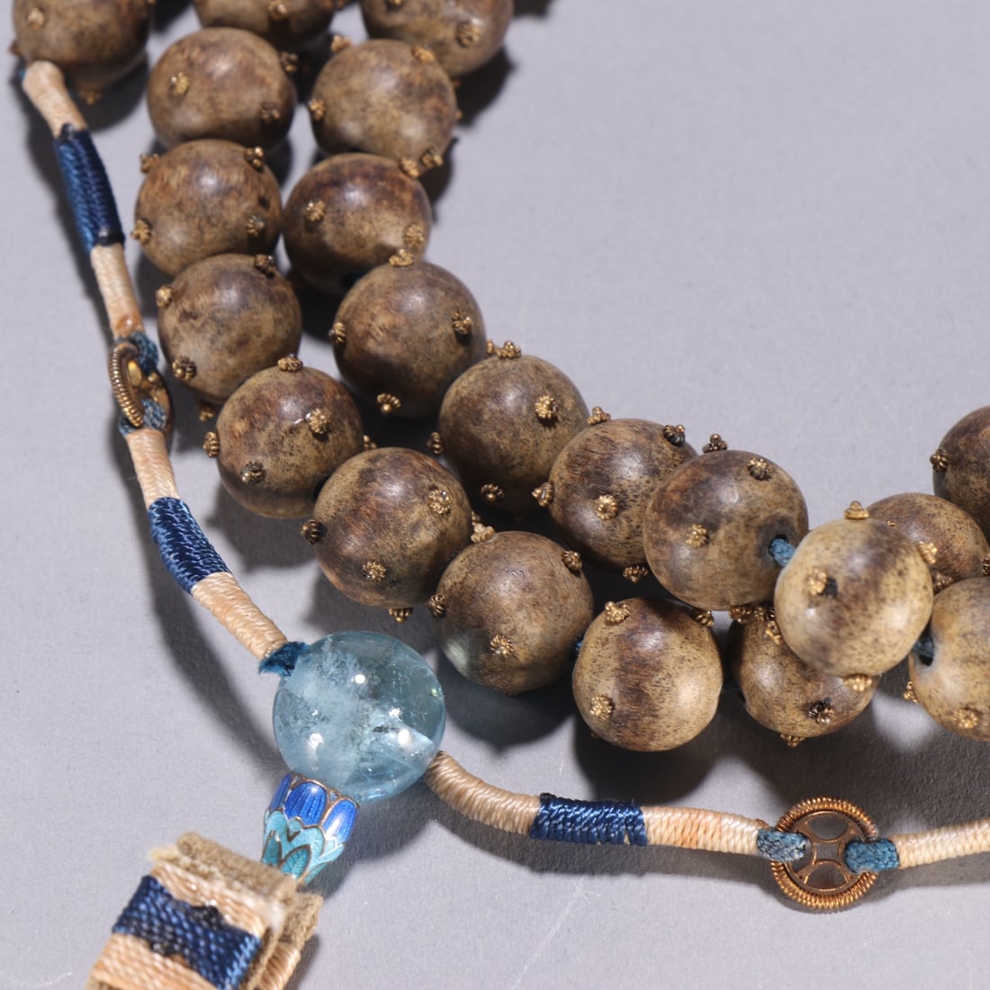 An Exquisite Eaglewood Bracelets - 3