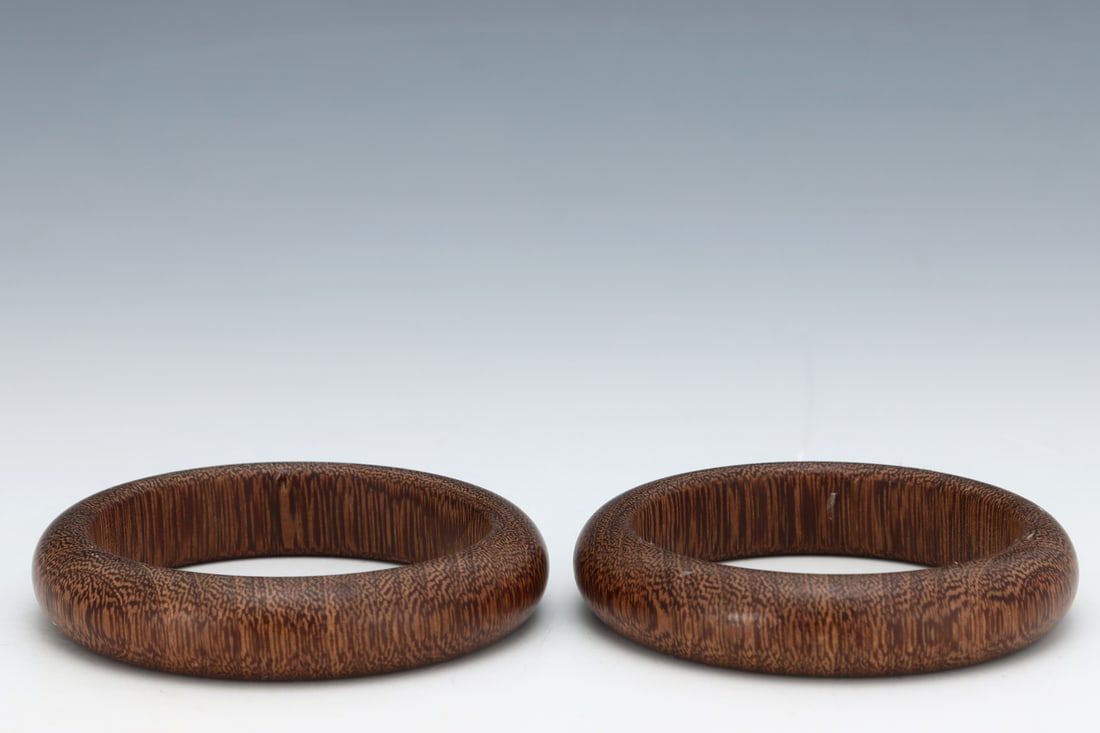 An Exquisite Eaglewood Bracelets - 4
