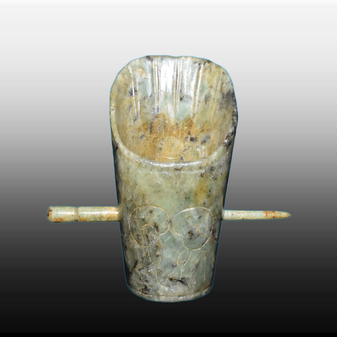 A Exquisite River Polished Jade Official Hat Ornament: A Exquisite River Polished Jade Official Hat Ornament,Ancient Time, China,Size:8.5inx8.7in,Weight:1420g 河磨玉官帽摆件,远古时期