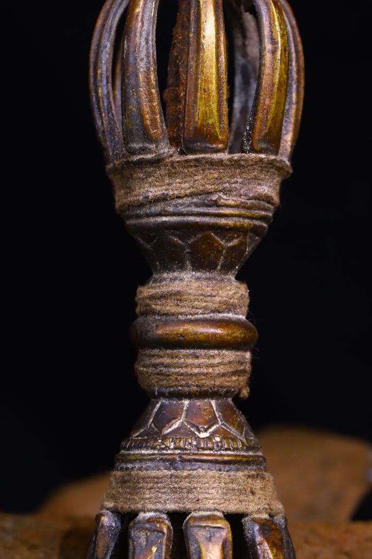A Exquisite Coppery Base Vajra - 3