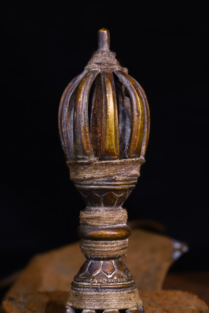 A Exquisite Coppery Base Vajra - 5