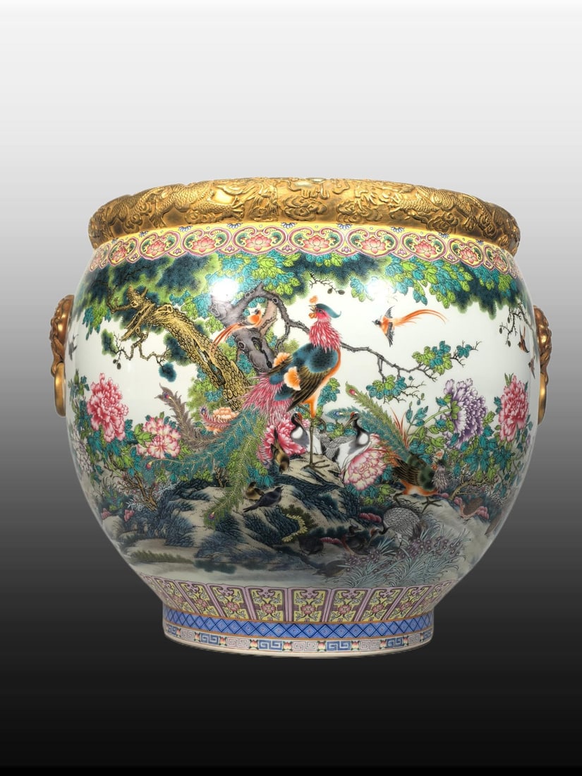 A Exquisite Famille-Rose Painted Gold Flower and Bird Pattern Vat: A Exquisite Famille-Rose Painted Gold Flower and Bird Pattern Vat,Qing Dynasty, China,Qianlong Four-character Mark,Size:16.7inx17.3inx21.3inx10.6in 粉彩描金花鸟 