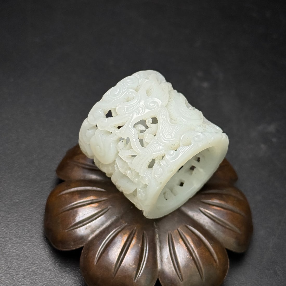 A Exquisite Hotan White Jade Dragon Pattern Thumb Ring - 7