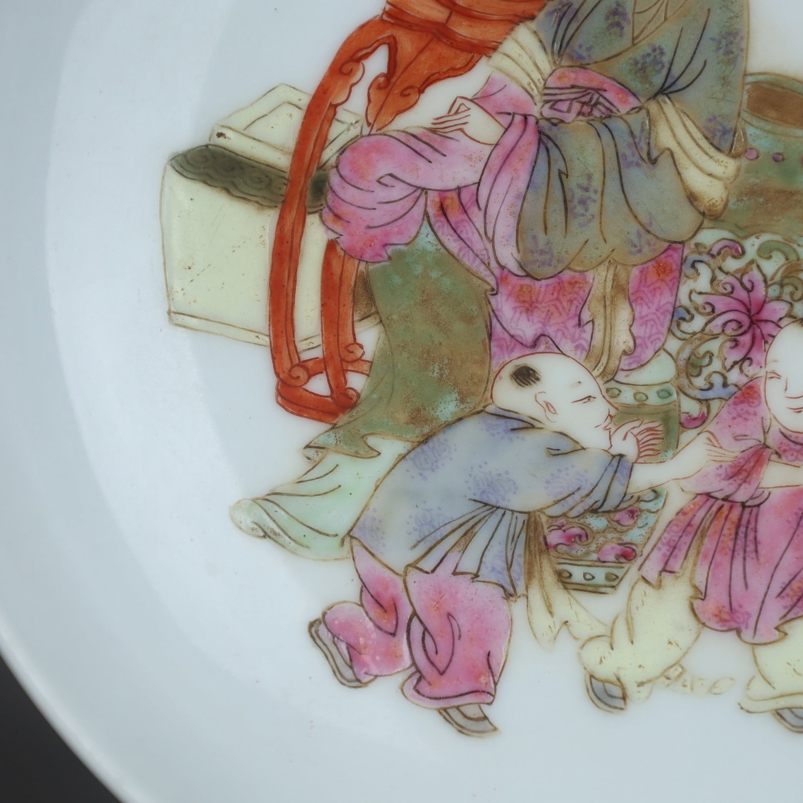 A Exquisite Famille-Rose Figures Pattern Plate - 4
