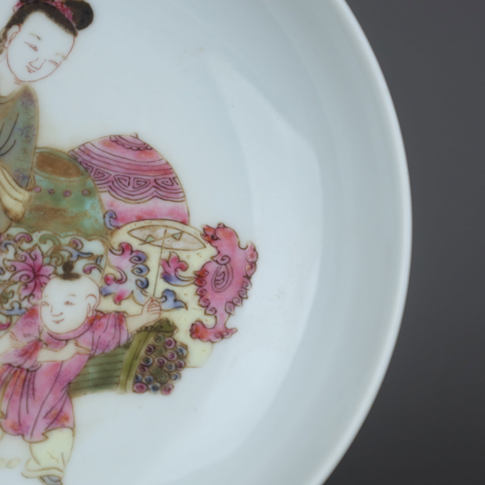 A Exquisite Famille-Rose Figures Pattern Plate - 6