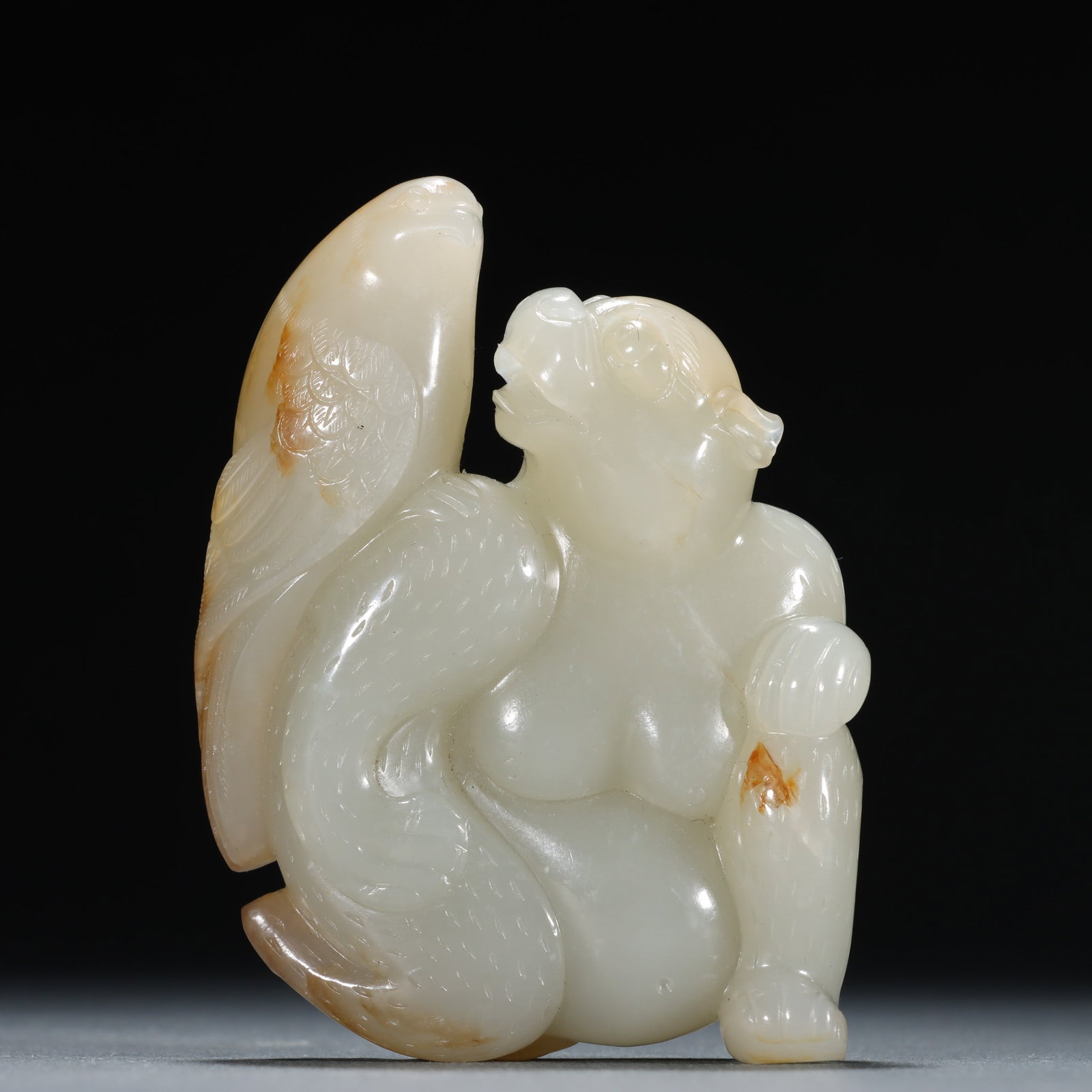 A Exquisite Hotan Jade Bear Ornament: A Exquisite Hotan Jade Bear Ornament,Qing Dynasty, China,Size:2.5inx3.2in,Weight:177g 和田玉熊摆件,中国清代