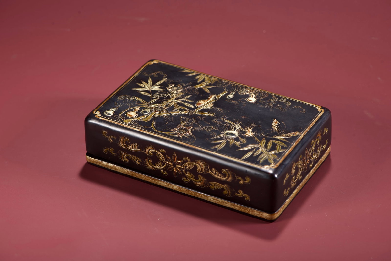 A Exquisite Wooden Painted Gold Lacquer Gourd Pattern Box (1 of 9)