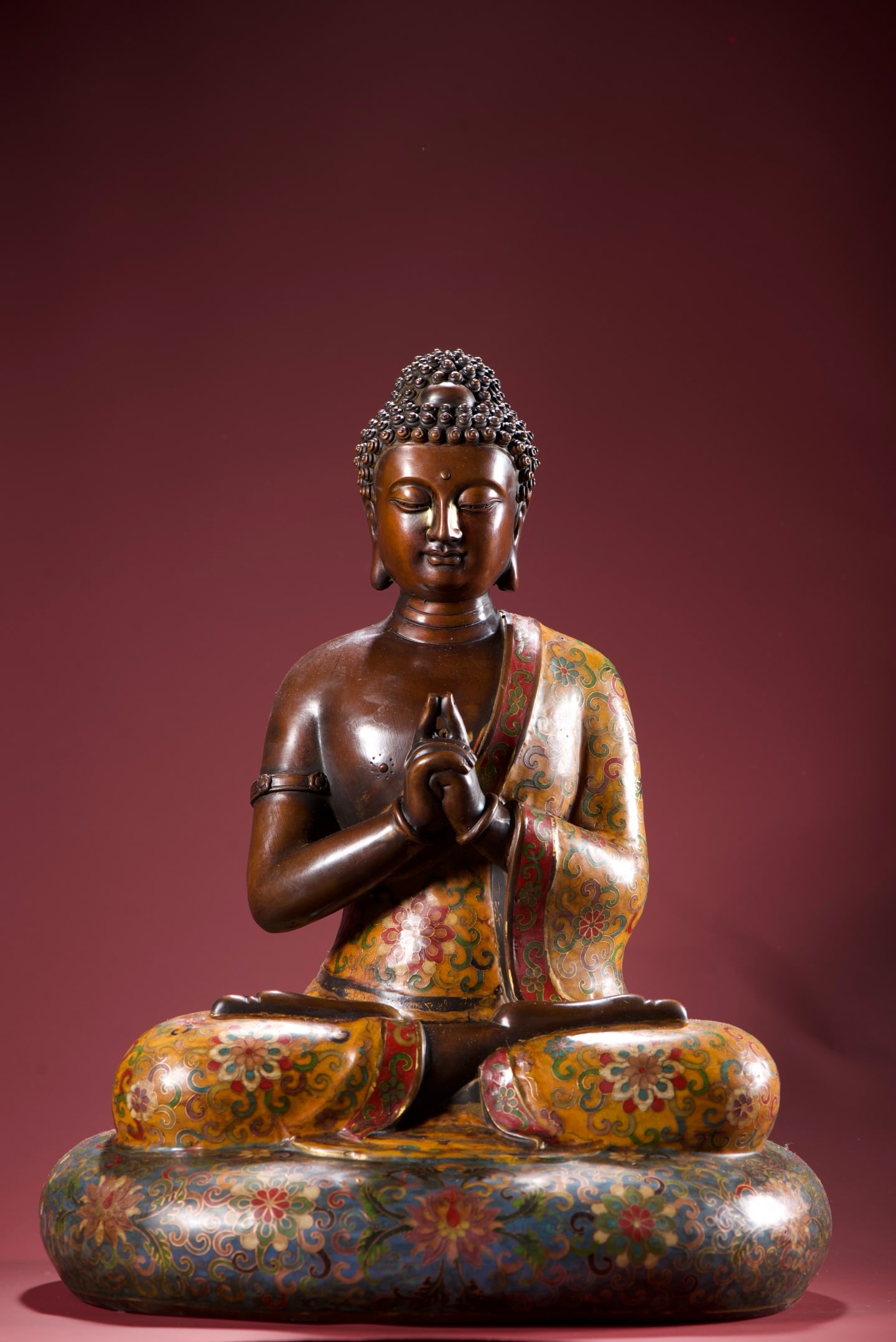 A Exquisite Cloisonne Buddha statue Ornament: A Exquisite Cloisonne Buddha statue Ornament,Ming Dynasty, China,Size:17.7inx14.6inx10.2in,Weight:12400g 景泰蓝佛像摆件,中国明代