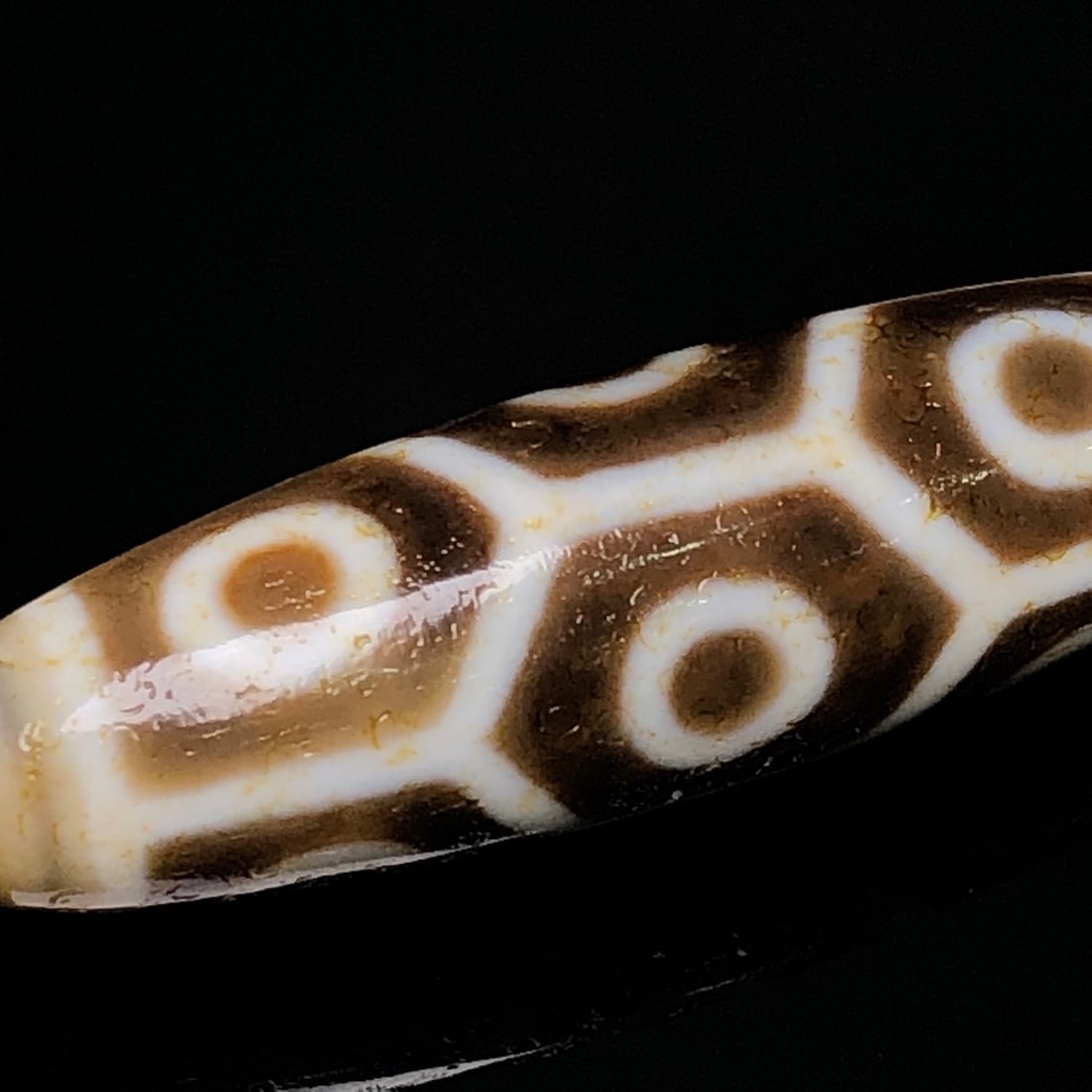 A Exquisite Tortoise Shell Nine-eye Dzi bead - 8