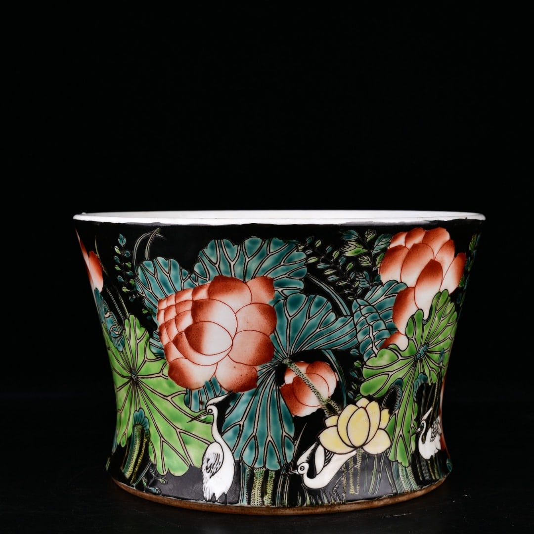 A Exquisite Ink Ground Famille-Rose Flower and Bird Pattern Vat: A Exquisite Ink Ground Famille-Rose Flower and Bird Pattern Vat,Qing Dynasty, China,Kangxi Six-character Mark,Size:5.9inx9.3in 墨地粉彩花鸟纹缸,中