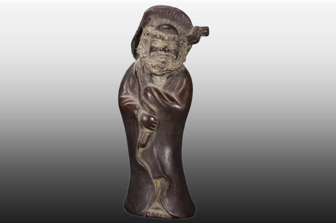 A Exquisite Purple Sands Statue of Arhat Tea Pet: A Exquisite Purple Sands Statue of Arhat Tea Pet,Qing Dynasty, China,With Mark,Size:1.8inx1.8inx5.5in 紫砂罗汉茶宠,中国清代,带款