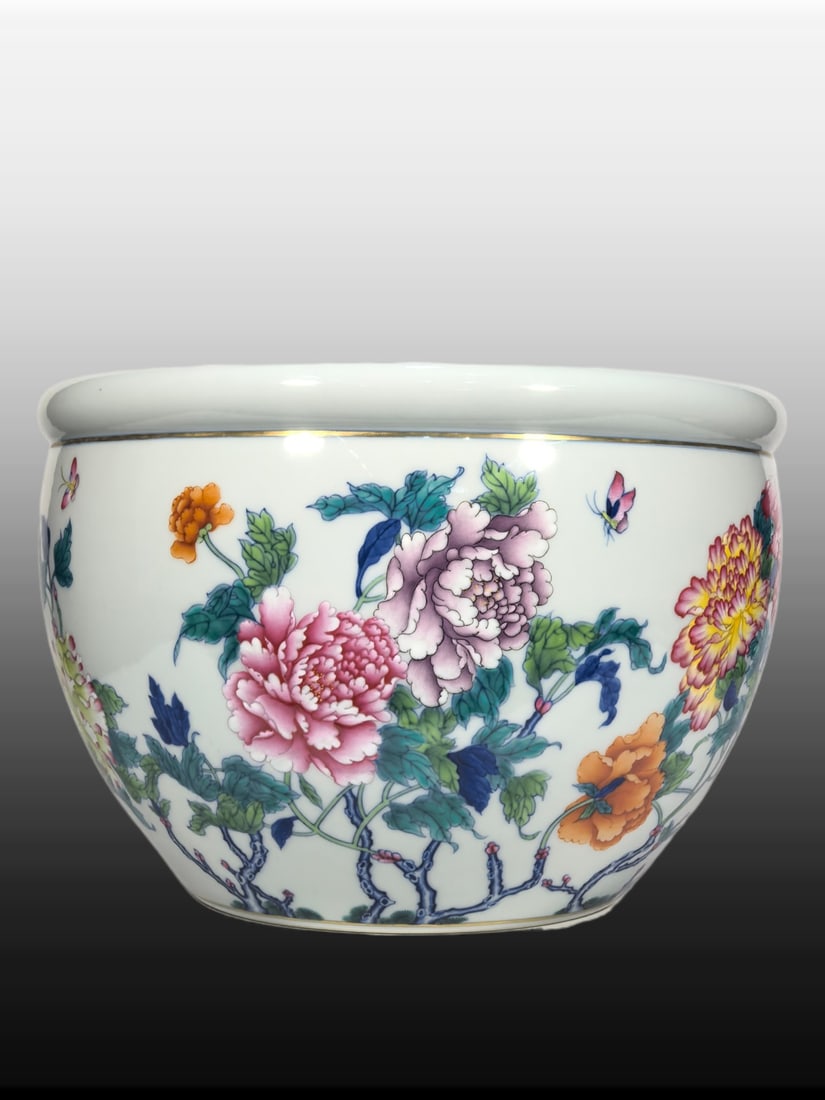 A Exquisite Famille-Rose Flower and Butterfly Pattern Vat: A Exquisite Famille-Rose Flower and Butterfly Pattern Vat,Qing Dynasty, China,Qianlong Six-character Mark,Size:8.9inx13inx11.8inx7.5in 粉彩花卉蝴蝶纹缸,
