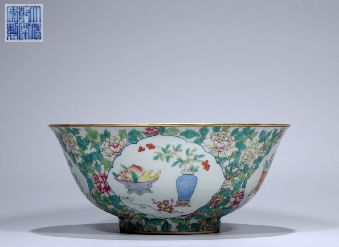 A Exquisite Famille-Rose Flower Pattern Bowl: A Exquisite Famille-Rose Flower Pattern Bowl,Qing Dynasty, China,Qianlong Six-character Mark,Size:3.3inx7.6inx3.1in,Weight:470g 粉彩花卉纹碗,中国清