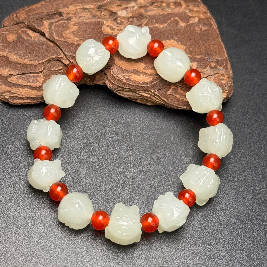 A Exquisite Hotan Jade Chinese Zodiac Bracelets: A Exquisite Hotan Jade Chinese Zodiac Bracelets ,Qing Dynasty, China,Size:0.5in ,Weight:32g 和田玉十二生肖手链,中国清代