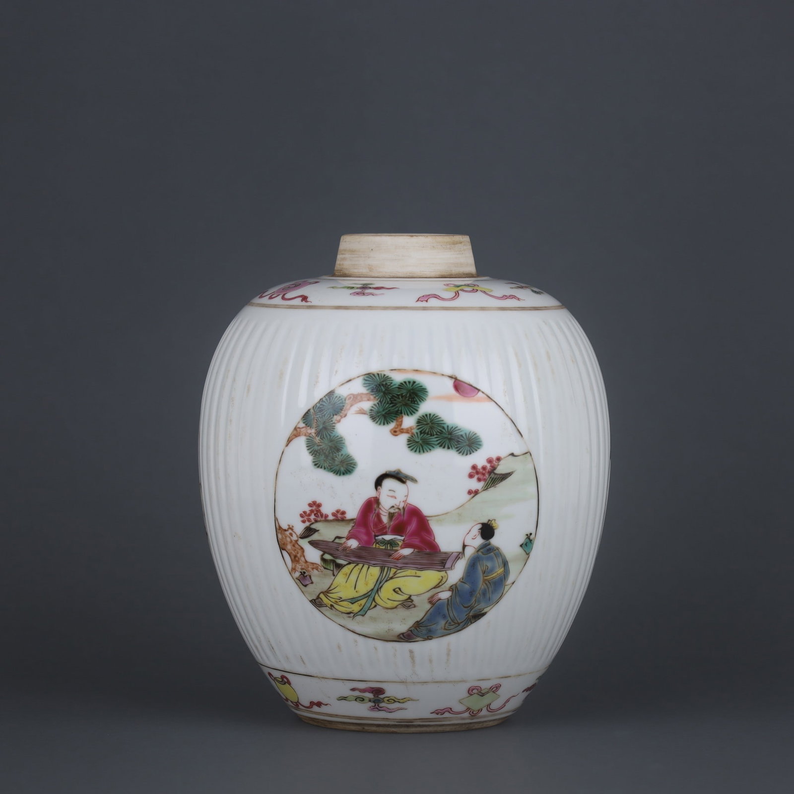 A Exquisite Famille-Rose Figures Pattern Jar: A Exquisite Famille-Rose Figures Pattern Jar,Qing Dynasty, China,Size:5.9inx4.9in 粉彩人物纹罐,中国清代