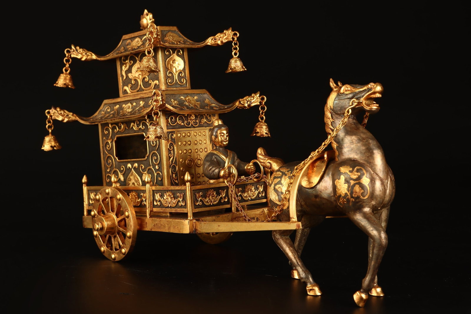 A Exquisite Gilt Bronze Carriage - 2