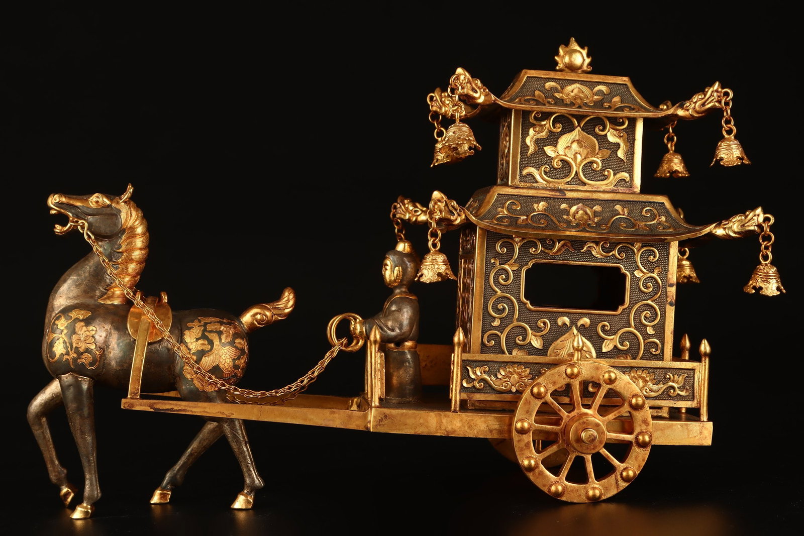 A Exquisite Gilt Bronze Carriage - 3