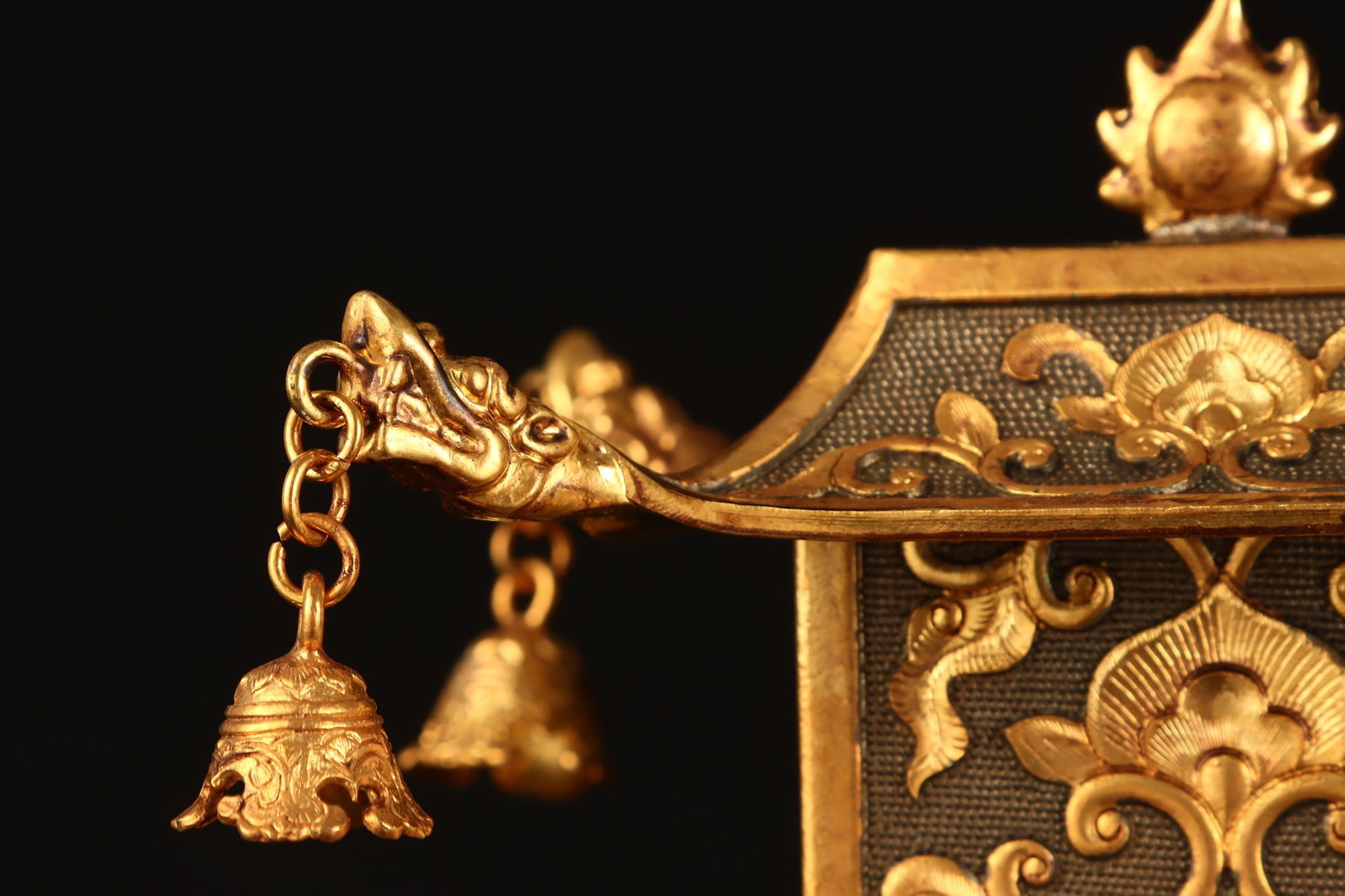 A Exquisite Gilt Bronze Carriage - 6