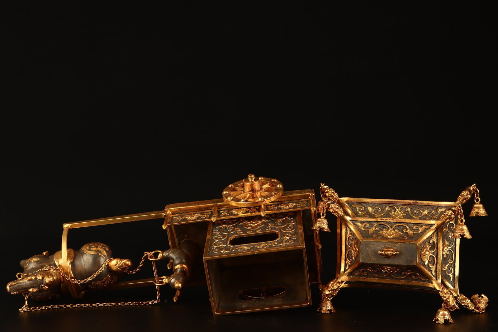 A Exquisite Gilt Bronze Carriage - 8