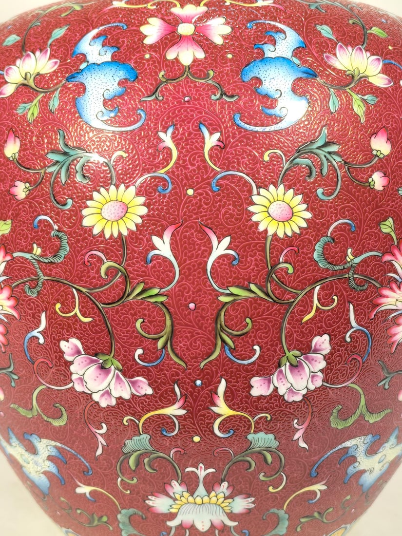 A Exquisite Enamel Ruby Red-Glazed Lotus Pattern Vase - 2
