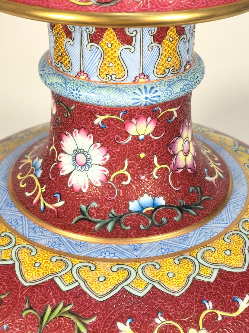 A Exquisite Enamel Ruby Red-Glazed Lotus Pattern Vase - 5