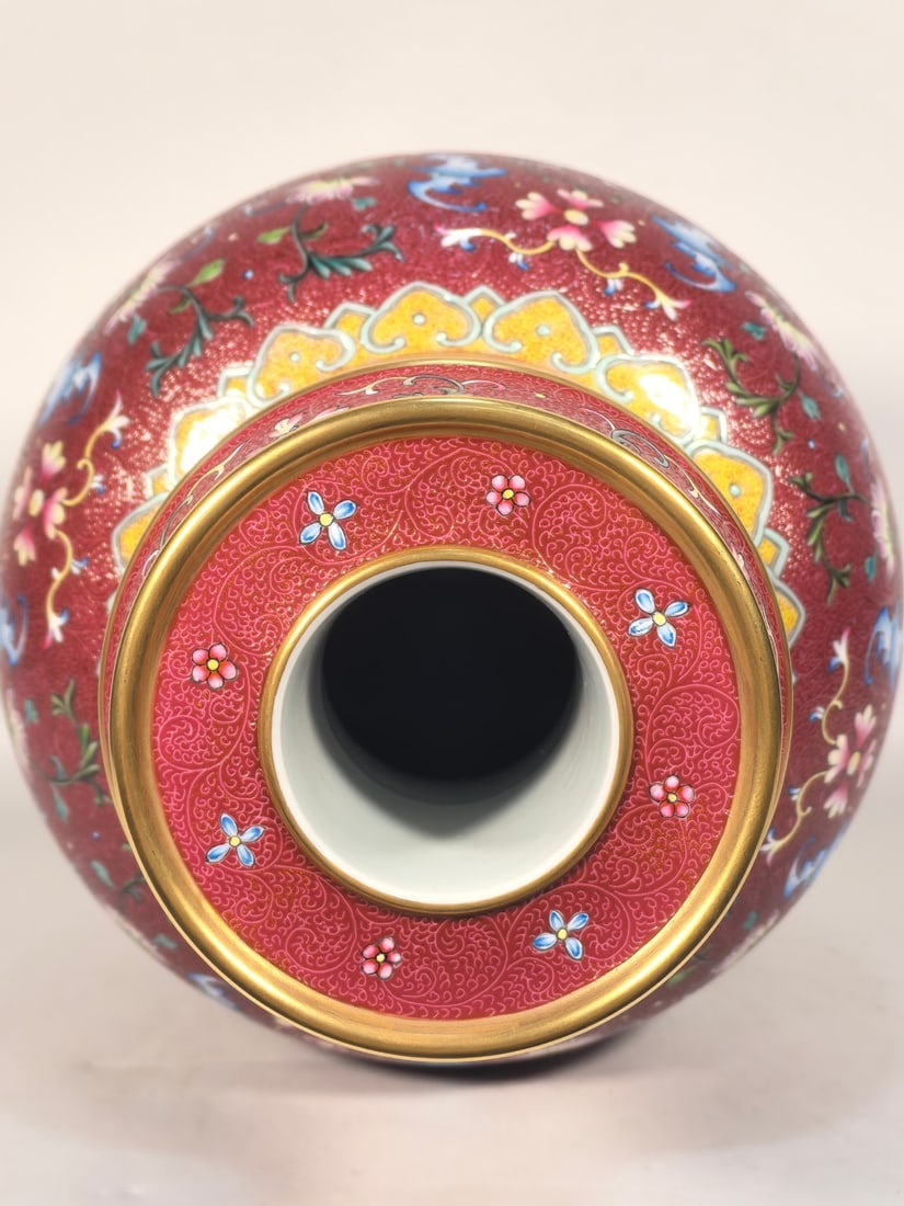 A Exquisite Enamel Ruby Red-Glazed Lotus Pattern Vase - 6