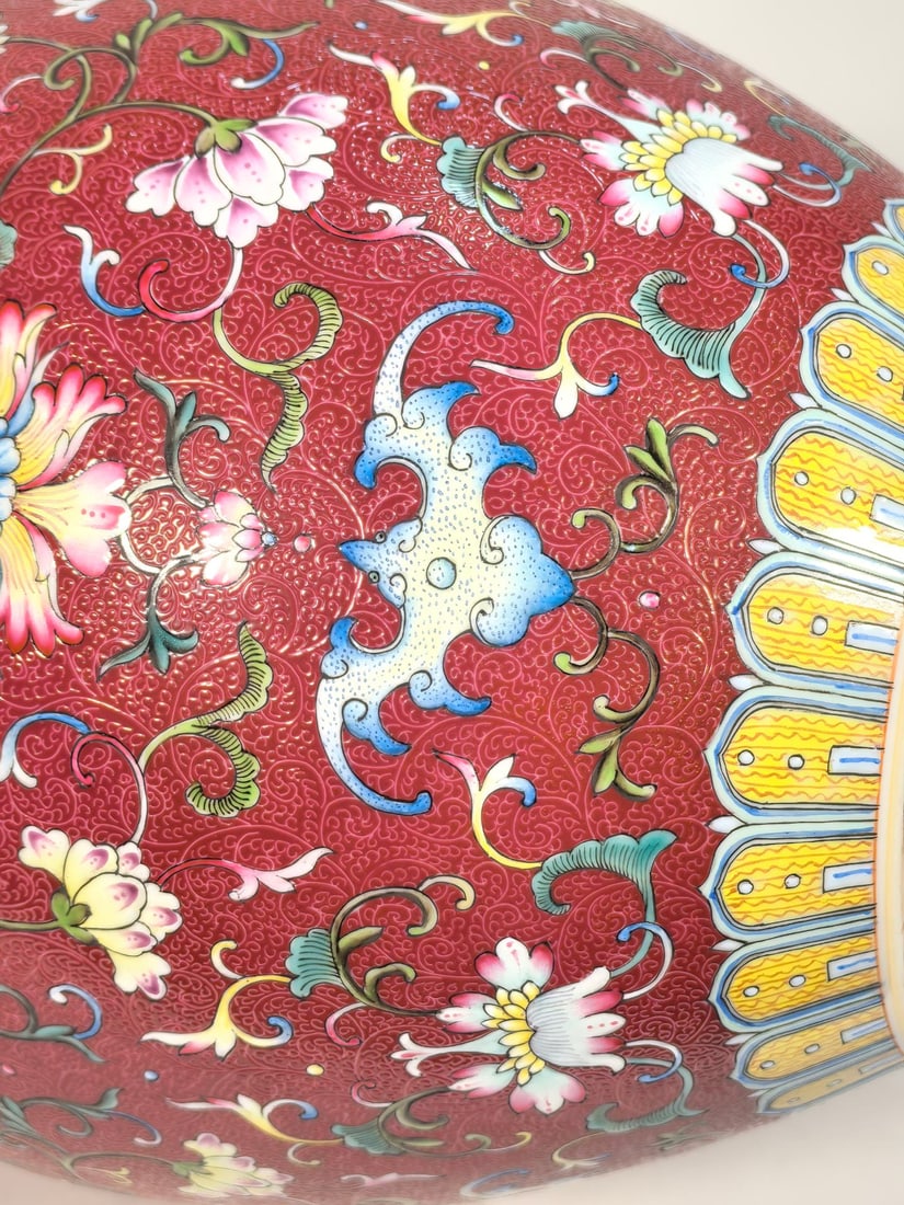 A Exquisite Enamel Ruby Red-Glazed Lotus Pattern Vase - 7