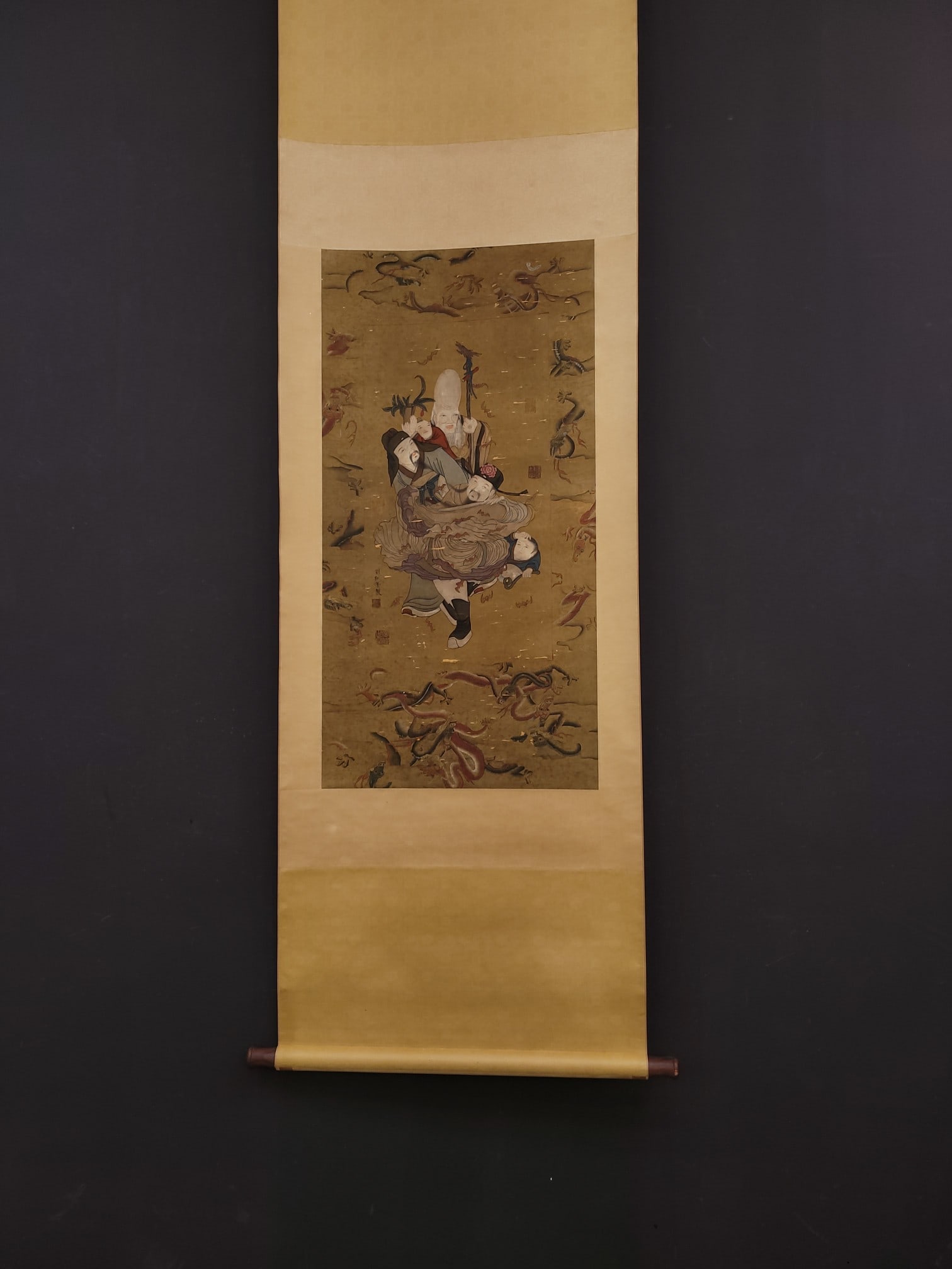 A Chinese Vertical Scroll Ink Painting of Figures on Silk: A Chinese Vertical Scroll Ink Painting of Figures on Silk,Song Dynasty, China,Liu Songnian,without frame size:17.9inx35.4in 一幅中国水墨绢本人