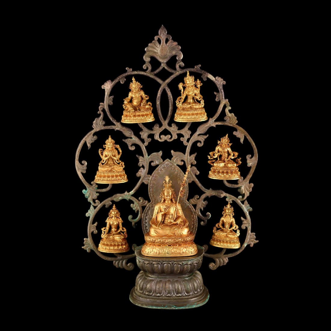 A Exquisite Gilt Bronze Buddha statue Ornament: A Exquisite Gilt Bronze Buddha statue Ornament,Tang Dynasty, China,Size:24.4inx16.5in,Weight:5150g 铜鎏金佛像摆件,中国唐代