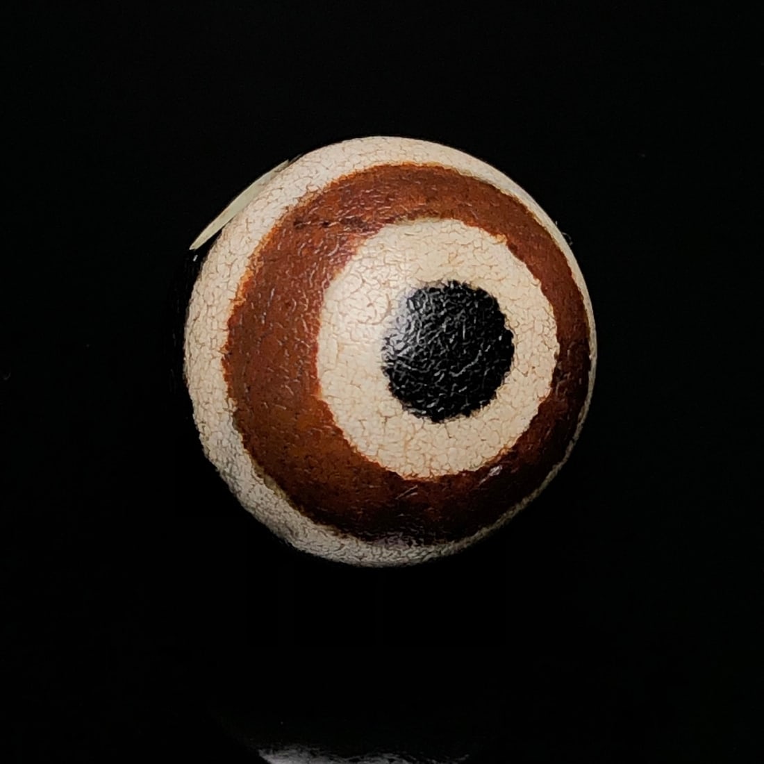 A Exquisite Heaven Eye Dzi bead: A Exquisite Heaven Eye Dzi bead,Qing Dynasty, China,Size:0.9inx0.8in,Weight:13.3g 天眼天珠,中国清代