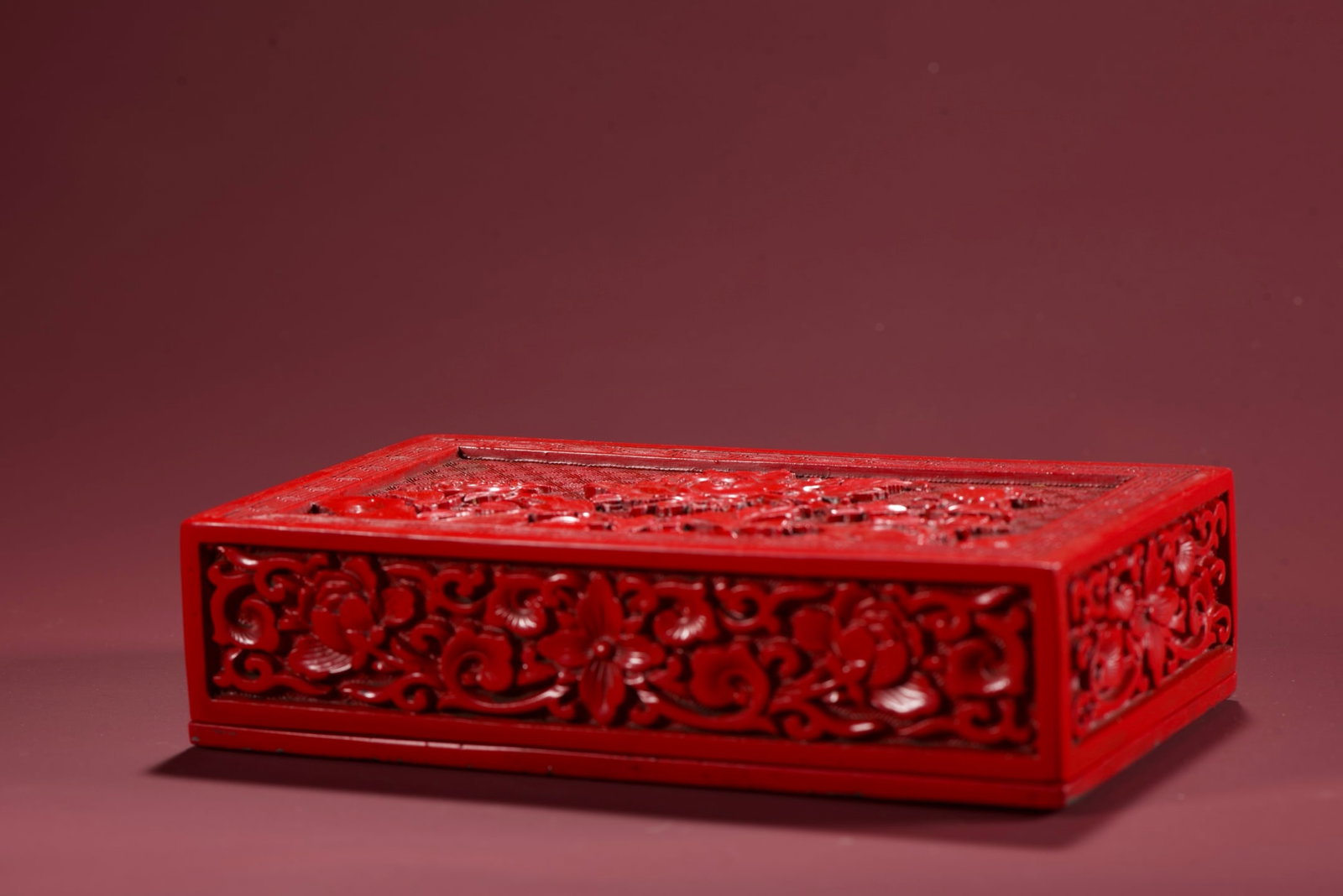 A Exquisite Carved Red Lacquer Flower Pattern Box - 2