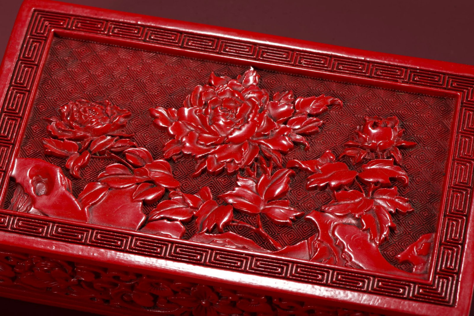 A Exquisite Carved Red Lacquer Flower Pattern Box - 3