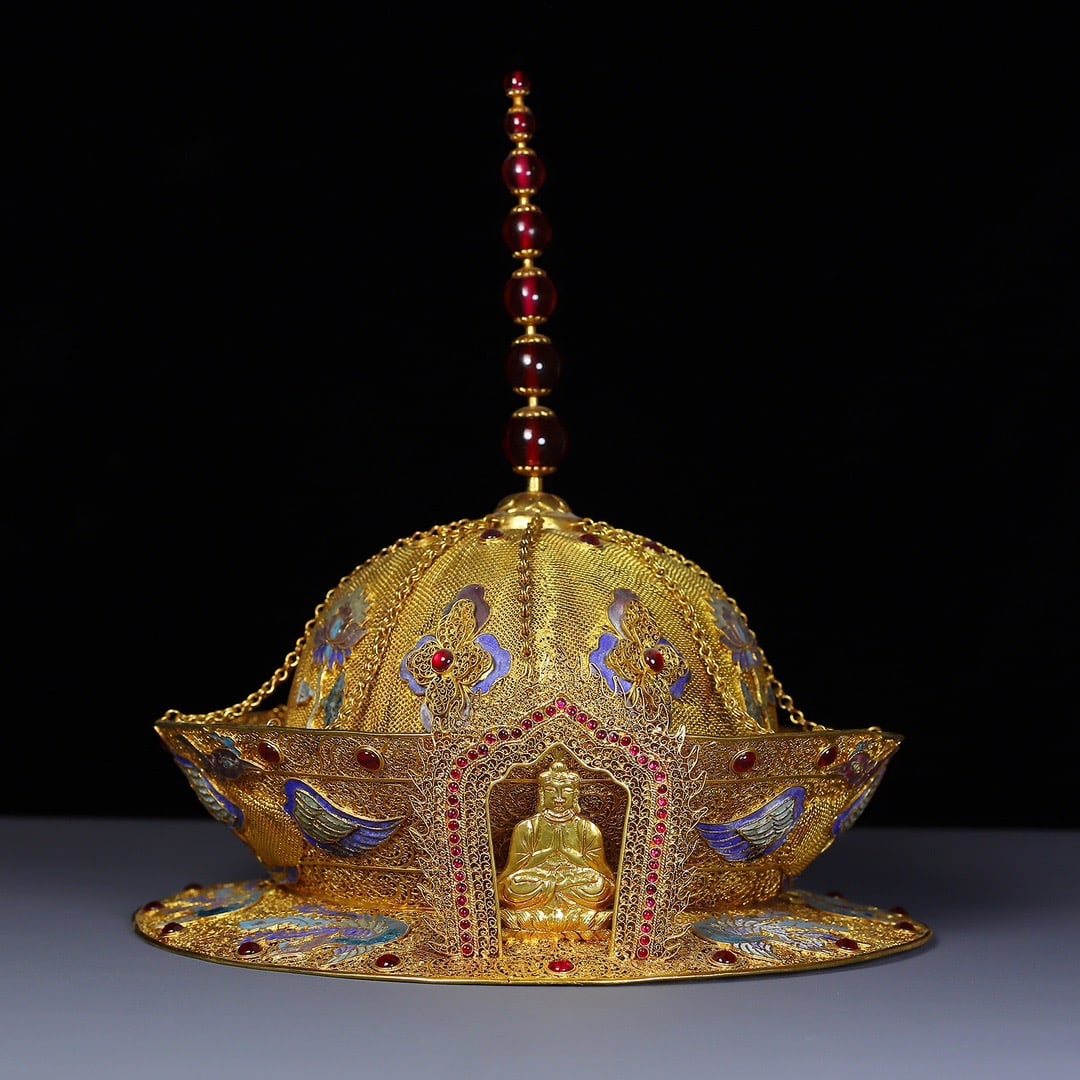 A Exquisite Filigree Craft Inlaid Gems Hat: A Exquisite Filigree Craft Inlaid Gems Hat,Tang Dynasty, China,Size:11inx11.8in,Weight:1531g 花丝工艺镶嵌宝石帽,中国唐代