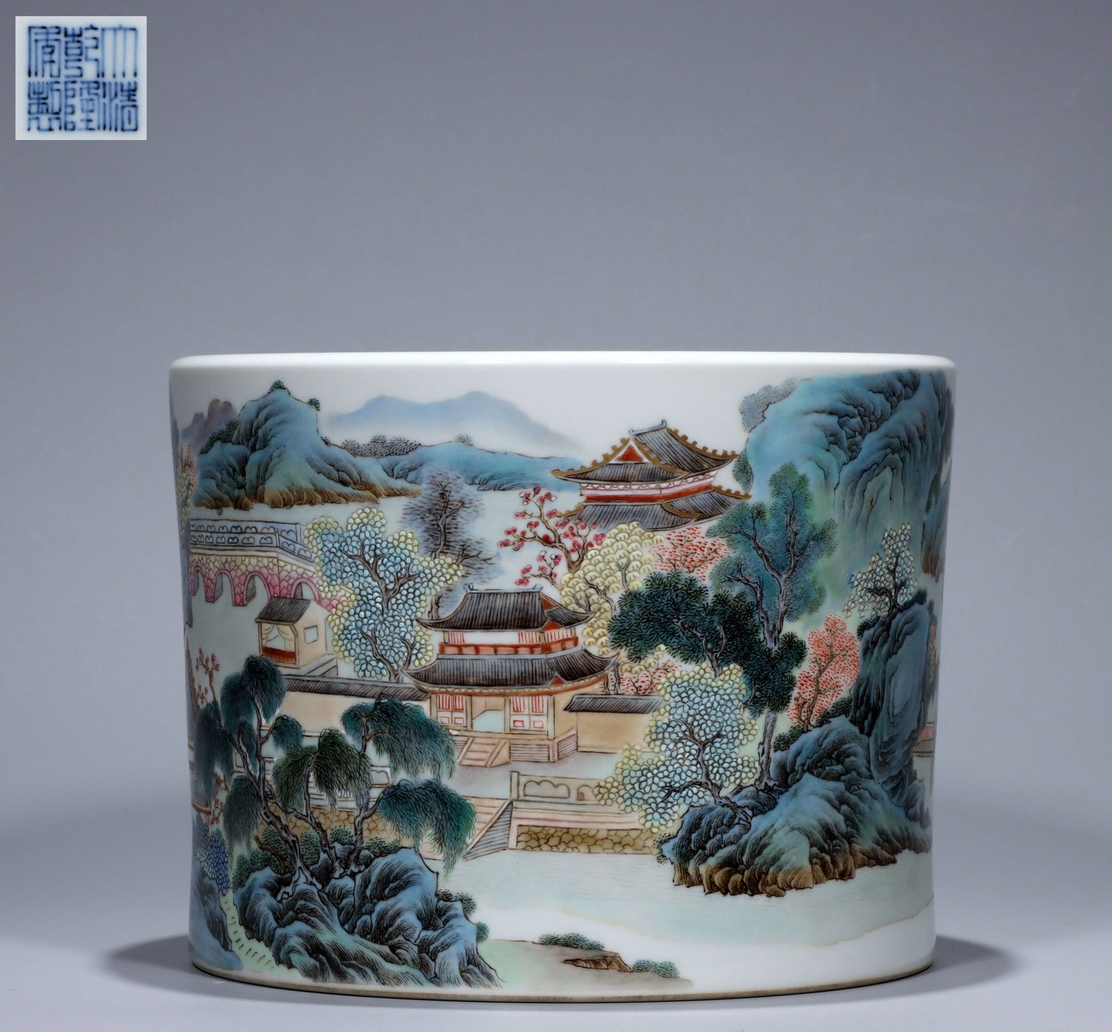 A Exquisite Famille-Rose Landscape and Figures Pattern Brush Pot: A Exquisite Famille-Rose Landscape and Figures Pattern Brush Pot,Qing Dynasty, China,Qianlong Six-character Mark,Size:5.9inx7.7in,Weight:1958g 粉彩山水人物纹&