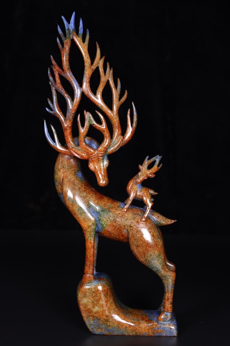 A Exquisite Hotan Jade Deer Ornament: A Exquisite Hotan Jade Deer Ornament,Qing Dynasty, China,Size:4.7inx1.6inx11.8in ,Weight:796g 和田玉鹿摆件,中国清代