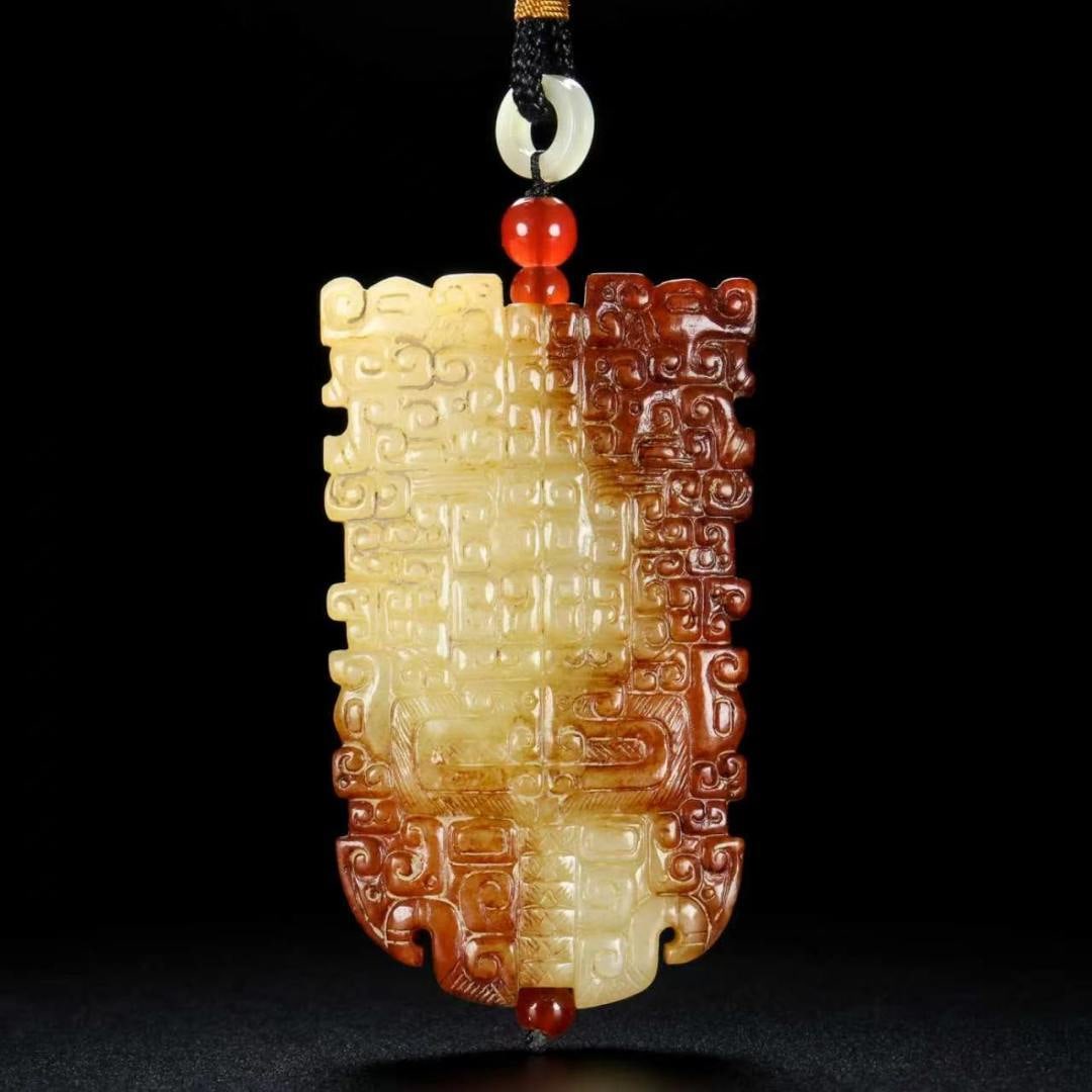 A Exquisite Hotan Jade Pendant: A Exquisite Hotan Jade Pendant,Han Dynasty, China,Size:3.1inx2inx0.4in ,Weight:90g 和田玉佩,中国汉代
