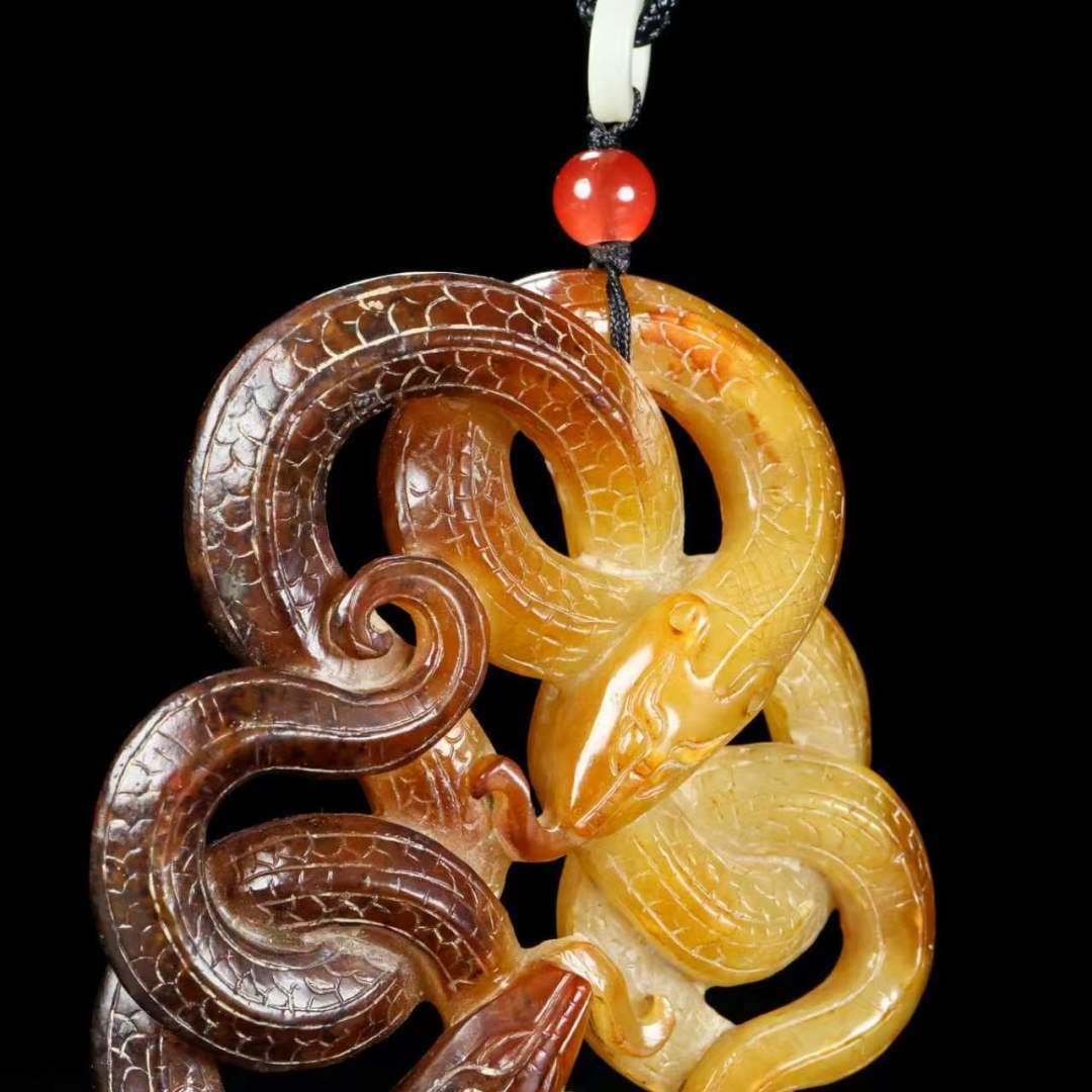 A Exquisite Hotan Jade Snake Pendant - 2
