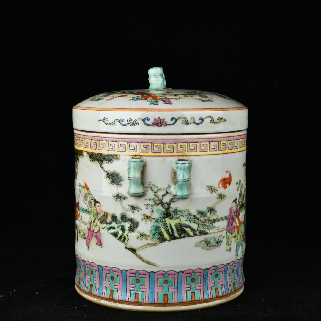 A Exquisite Famille-Rose Figures Pattern Jar - 2