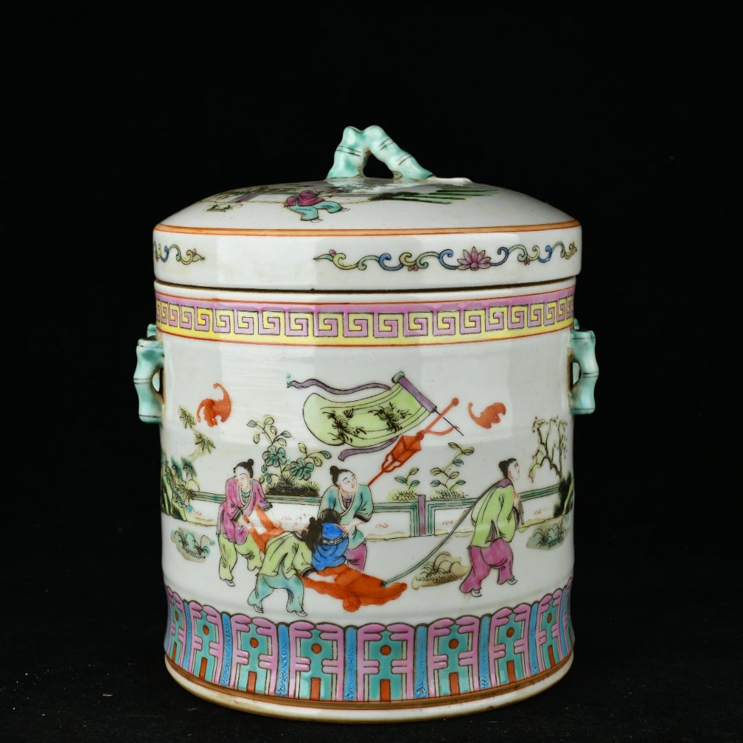 A Exquisite Famille-Rose Figures Pattern Jar - 3