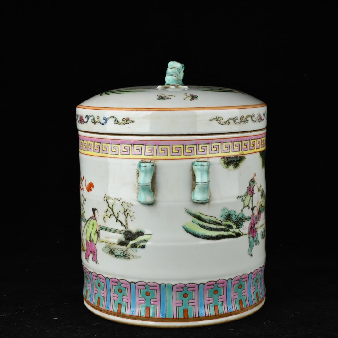 A Exquisite Famille-Rose Figures Pattern Jar - 4