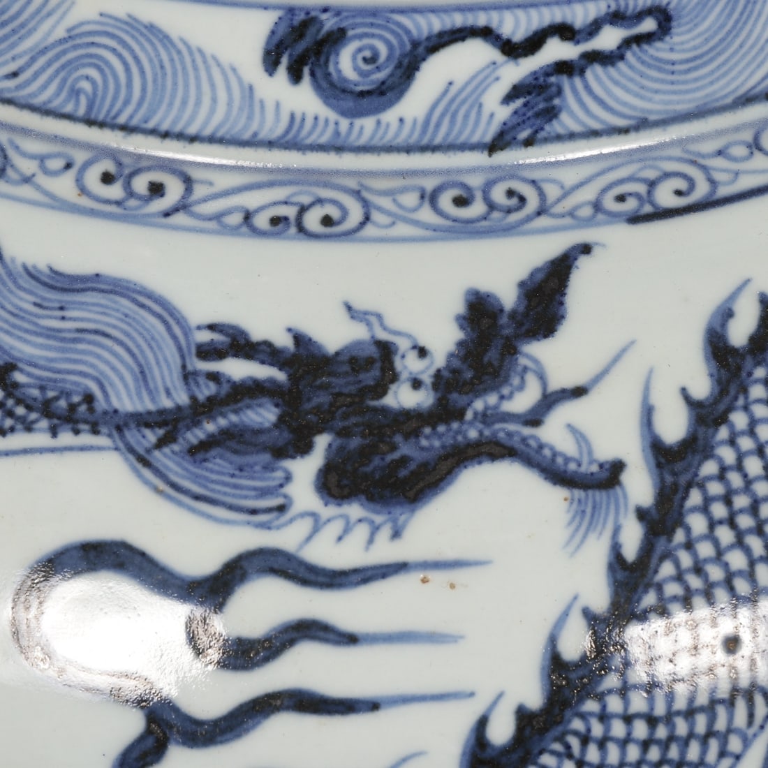 A Exquisite Blue and White Dragon Pattern Jar - 6