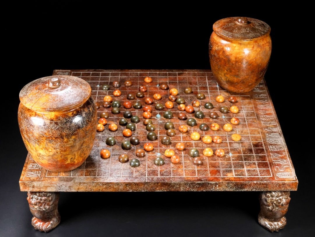 A Exquisite Hotan Jade Go Pieces: A Exquisite Hotan Jade Go Pieces,Han Dynasty, China,Size:21.1inx18.5inx5.5in ,Weight:29200g 和田玉围棋,中国汉代
