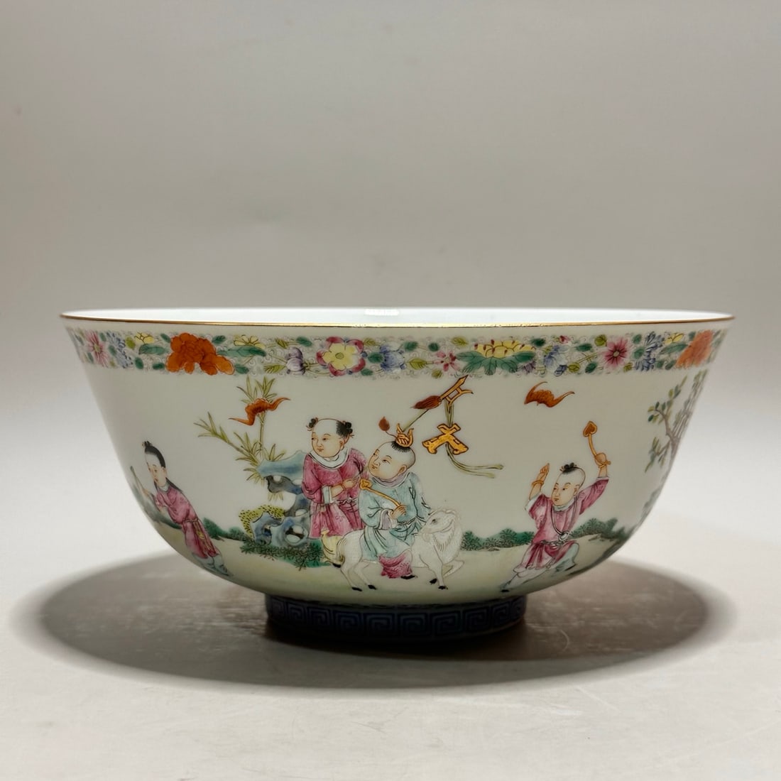 A Exquisite Famille-Rose Figures Pattern Bowl: A Exquisite Famille-Rose Figures Pattern Bowl,Qing Dynasty, China,With Mark,Size:3.6inx7.8inx3.1in 粉彩人物纹碗,中国清代,带款