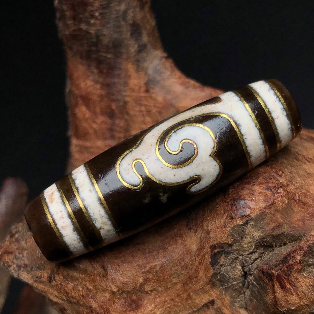 A Exquisite Green Tara Dzi bead - 2