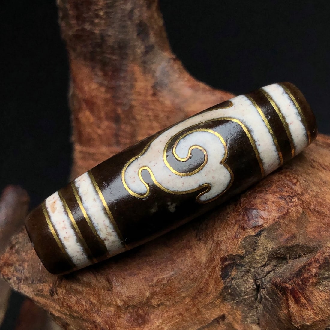 A Exquisite Green Tara Dzi bead - 4
