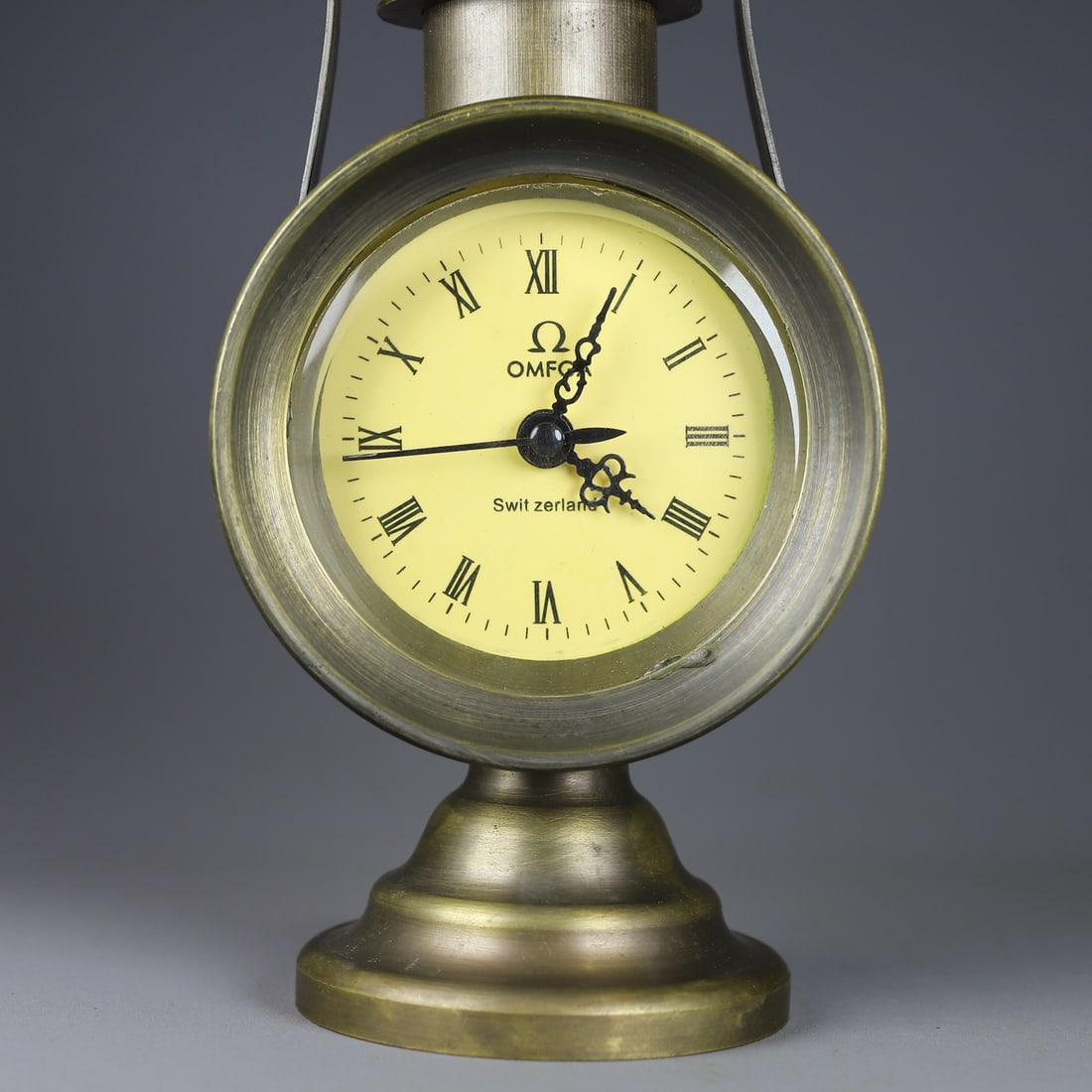 A Exquisite Coppery oil Lamp Shape Table Clock - 2
