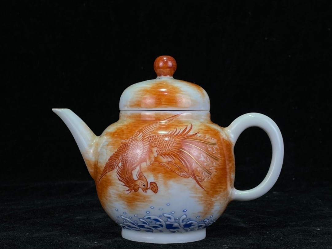A Exquisite Iron-Red Phoenix Pattern Ewer: A Exquisite Iron-Red Phoenix Pattern Ewer,Qing Dynasty, China,Yongzheng Four-character Mark,Size:4.3inx5.5in 矾红凤纹壶,中国清代,雍正&