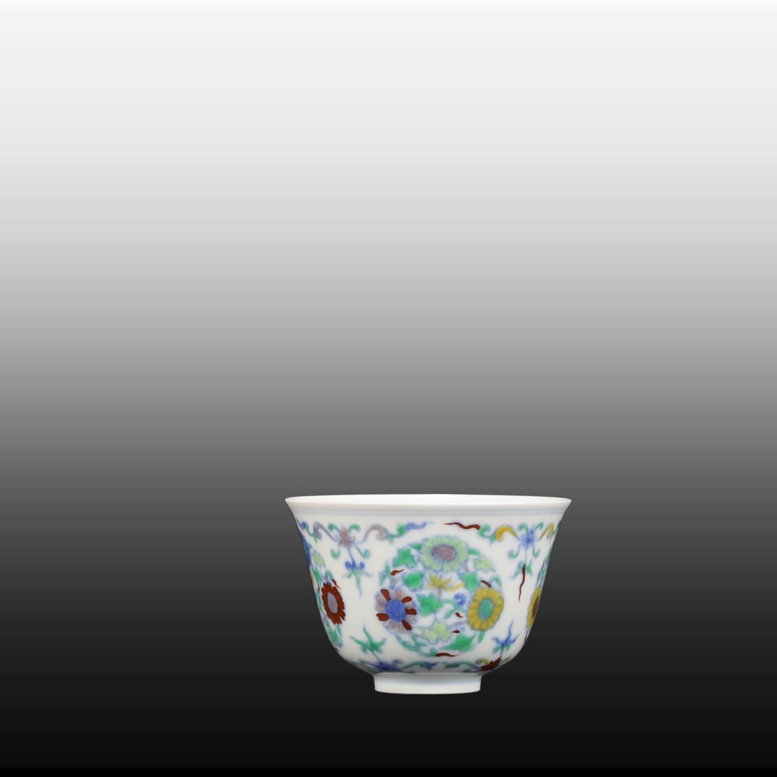 A Exquisite Doucai Flower Pattern Cup - 2