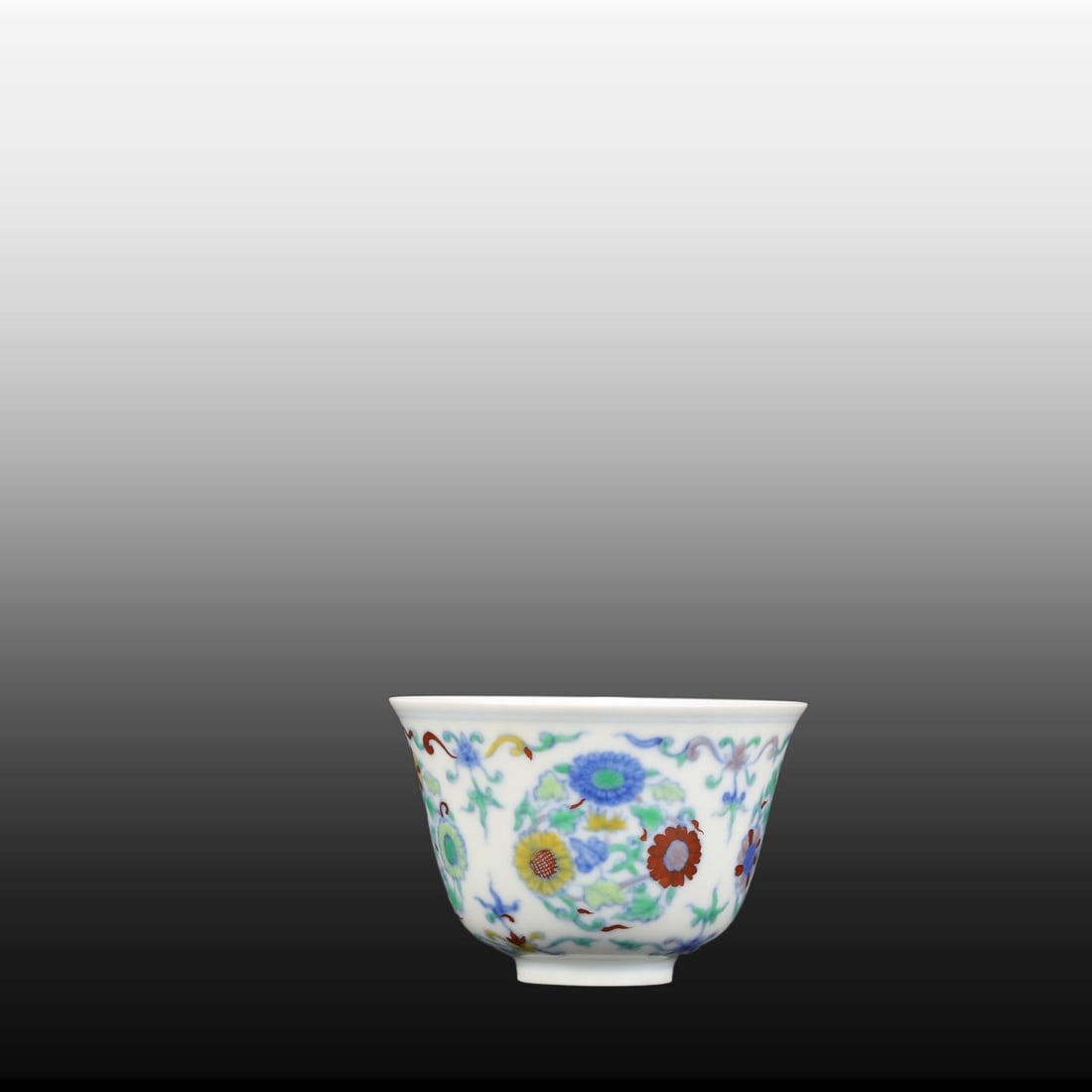 A Exquisite Doucai Flower Pattern Cup - 3